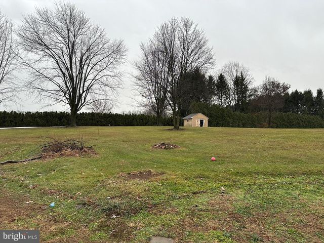 2562 LONG, Lebanon, PA 17046