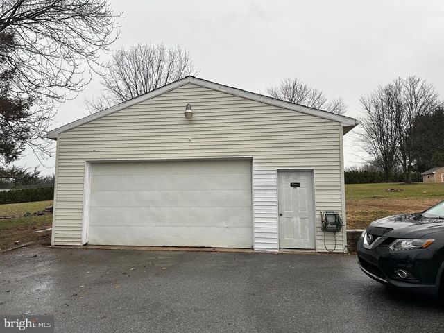 2562 LONG, Lebanon, PA 17046