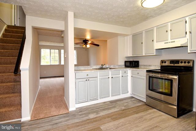 1652 THENIA PL, Woodbridge, VA 22192