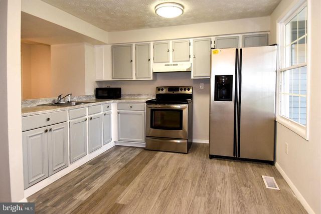 1652 THENIA PL, Woodbridge, VA 22192