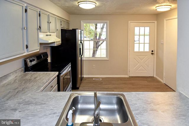 1652 THENIA PL, Woodbridge, VA 22192