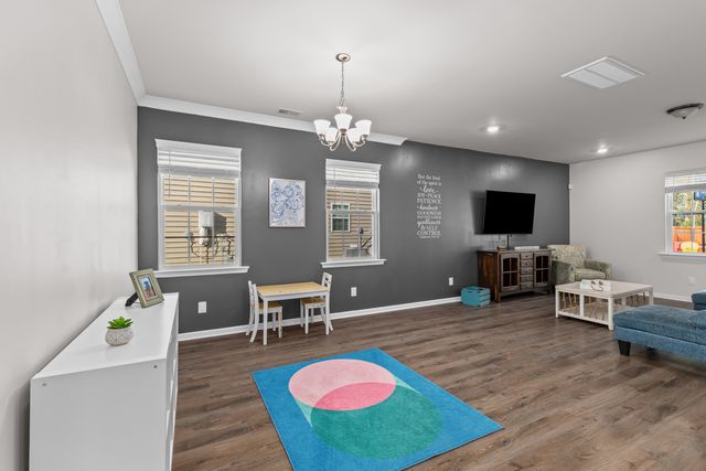 511 Singing Bush Avenue, Summerville, SC 29486