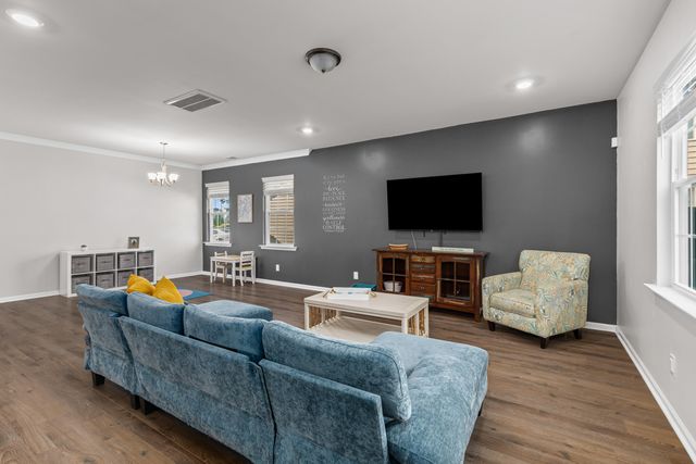 511 Singing Bush Avenue, Summerville, SC 29486