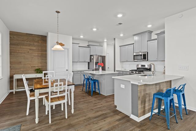 511 Singing Bush Avenue, Summerville, SC 29486