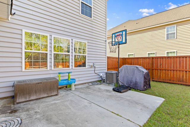 511 Singing Bush Avenue, Summerville, SC 29486