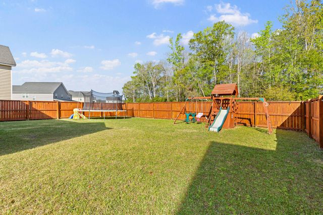 511 Singing Bush Avenue, Summerville, SC 29486