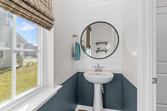 511 Singing Bush Avenue, Summerville, SC 29486