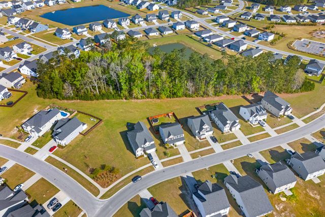 511 Singing Bush Avenue, Summerville, SC 29486