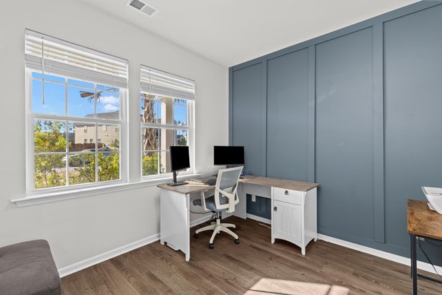 511 Singing Bush Avenue, Summerville, SC 29486