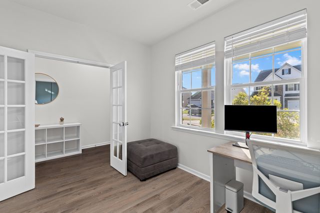 511 Singing Bush Avenue, Summerville, SC 29486