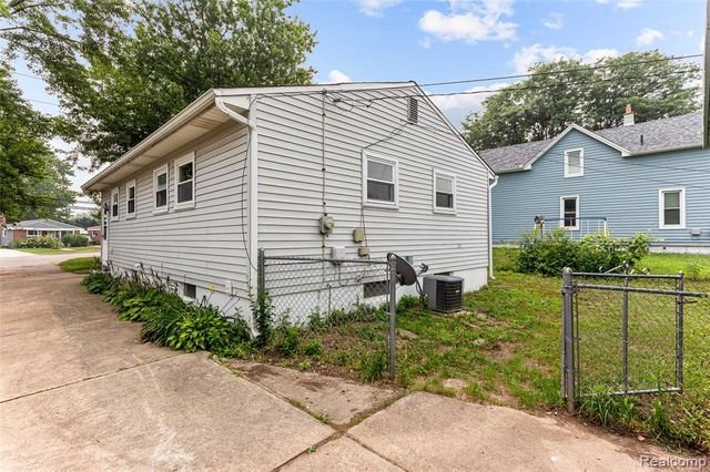 7884 Pardee Road, Taylor, MI 48180