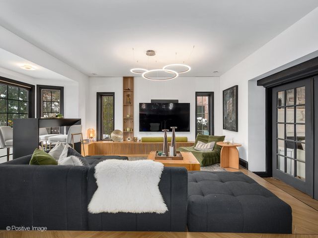 231 S Arlington Avenue, Elmhurst, IL 60126