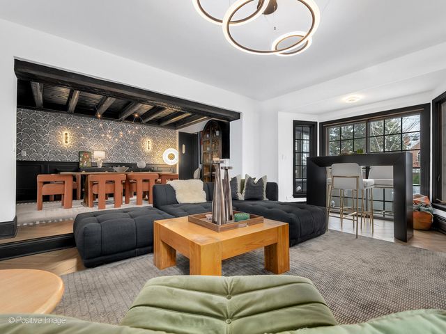 231 S Arlington Avenue, Elmhurst, IL 60126