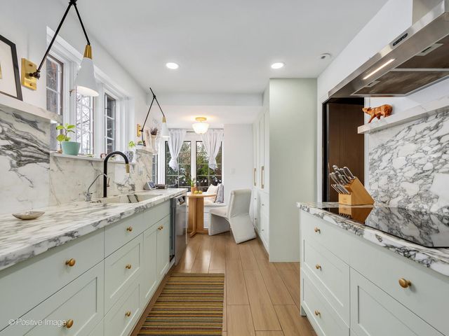 231 S Arlington Avenue, Elmhurst, IL 60126