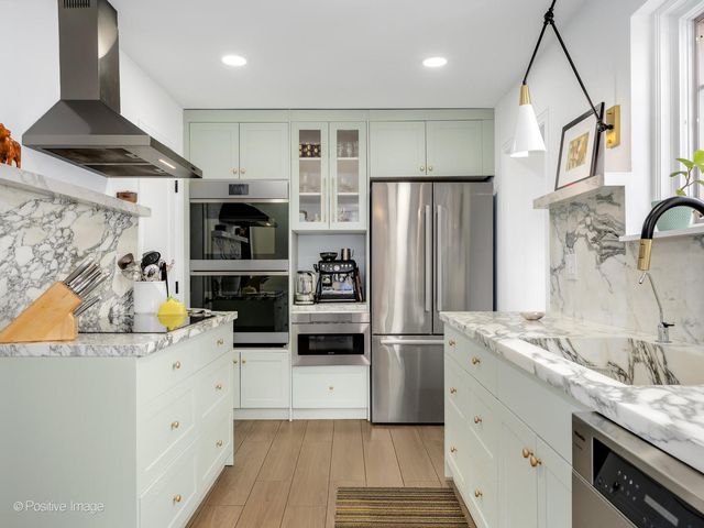 231 S Arlington Avenue, Elmhurst, IL 60126