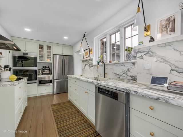 231 S Arlington Avenue, Elmhurst, IL 60126