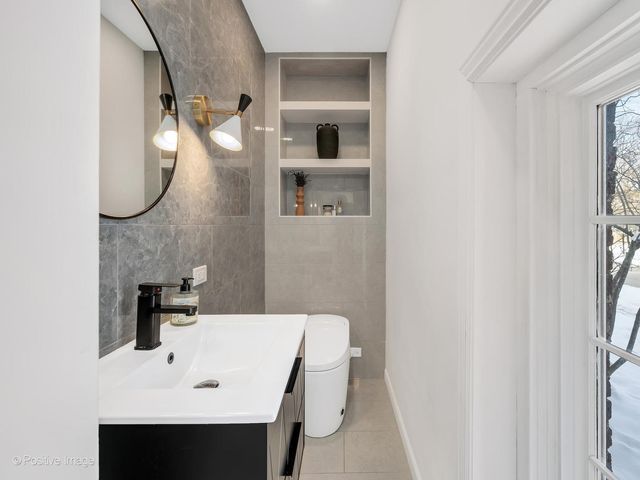 231 S Arlington Avenue, Elmhurst, IL 60126