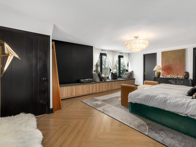 231 S Arlington Avenue, Elmhurst, IL 60126