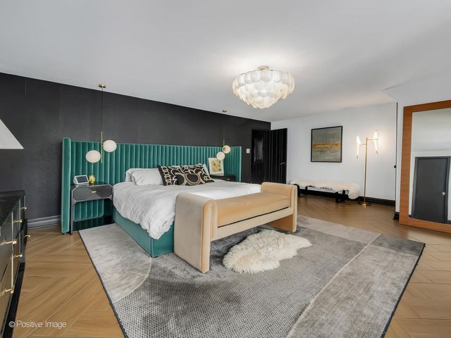 231 S Arlington Avenue, Elmhurst, IL 60126