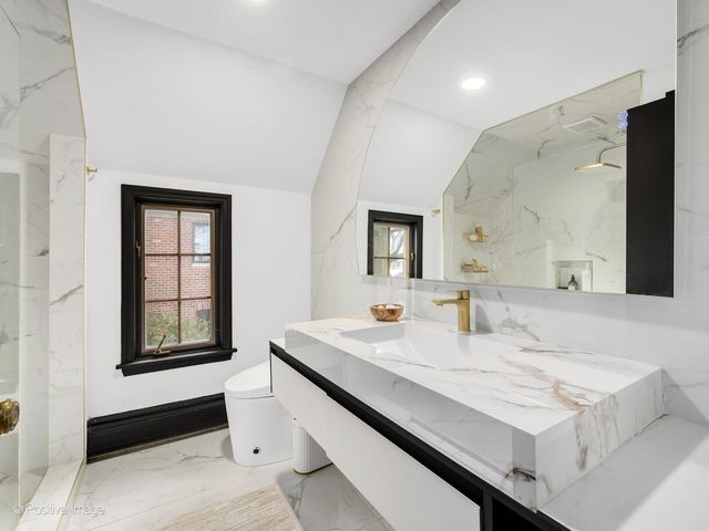 231 S Arlington Avenue, Elmhurst, IL 60126