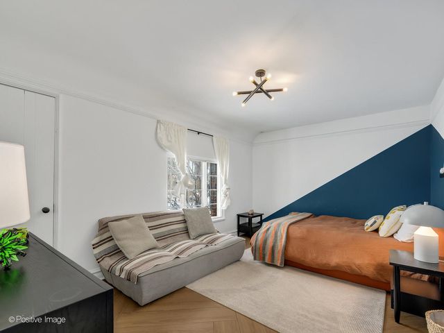 231 S Arlington Avenue, Elmhurst, IL 60126