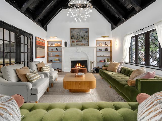 231 S Arlington Avenue, Elmhurst, IL 60126