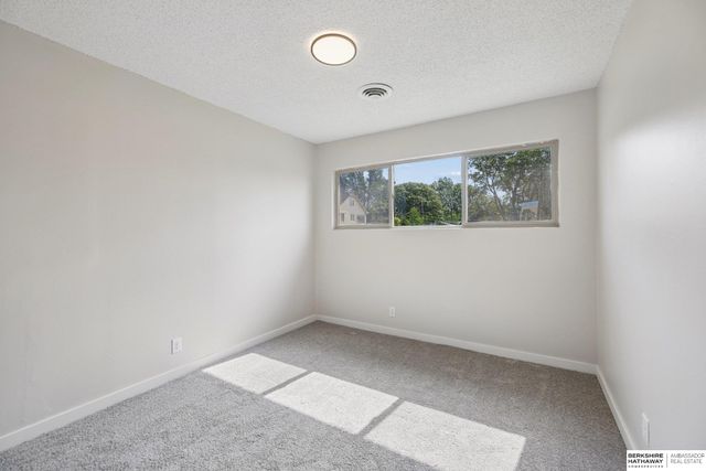 1544 Burnham Street, Lincoln, NE 68502