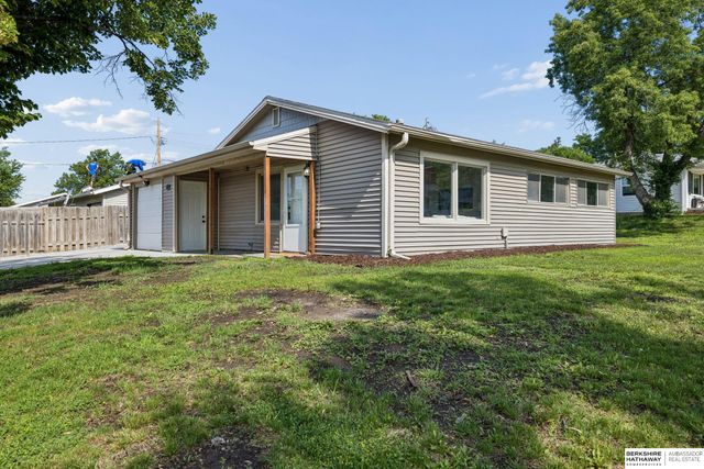 1544 Burnham Street, Lincoln, NE 68502