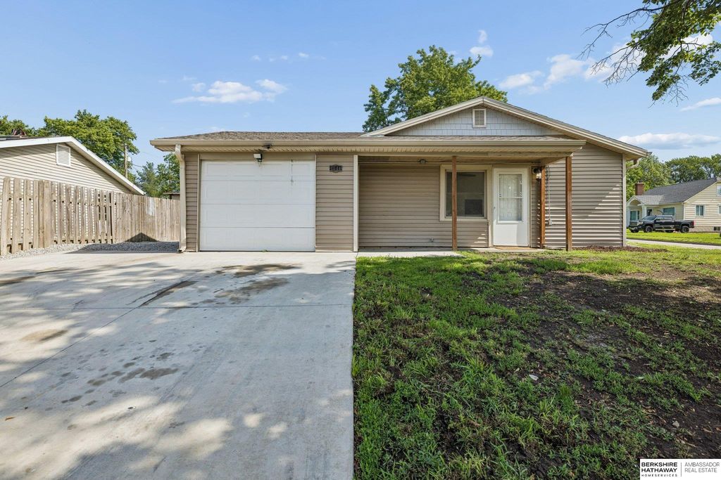1544 Burnham Street, Lincoln, NE 68502