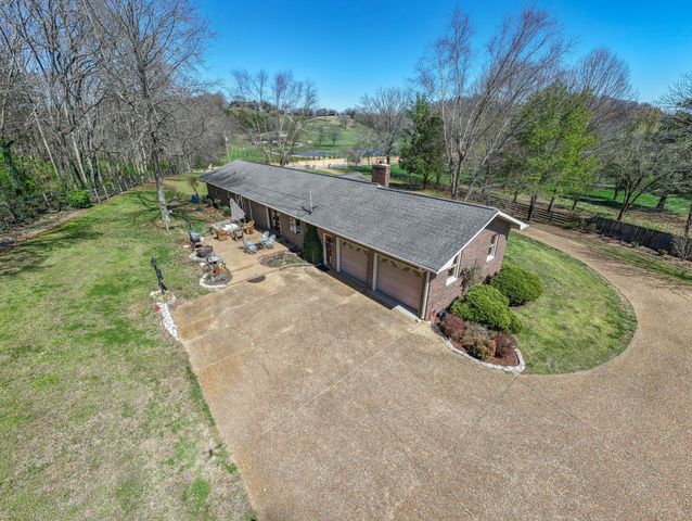 1889 W Harpeth Rd, Franklin, TN 37064