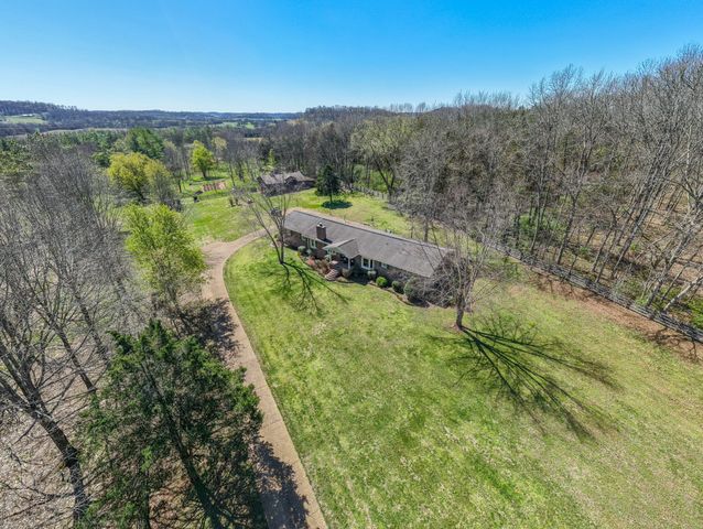 1889 W Harpeth Rd, Franklin, TN 37064