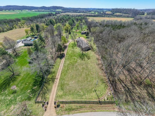 1889 W Harpeth Rd, Franklin, TN 37064