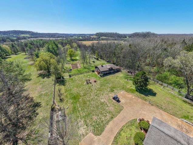 1889 W Harpeth Rd, Franklin, TN 37064