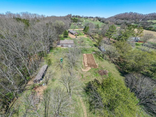 1889 W Harpeth Rd, Franklin, TN 37064