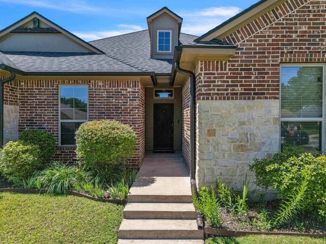 100 Decoy Ln, Hallsville, TX 75650