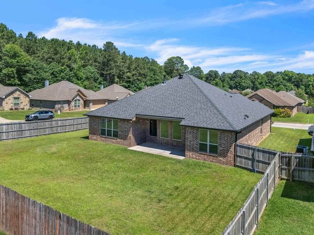 100 Decoy Ln, Hallsville, TX 75650