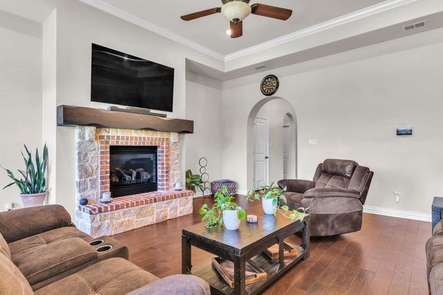 100 Decoy Ln, Hallsville, TX 75650