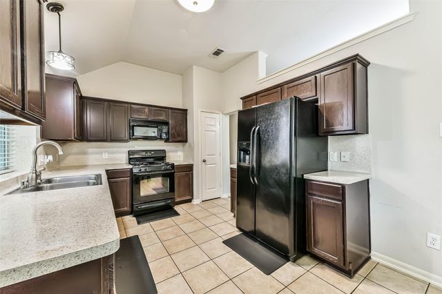 10510 Eagle Rock Court, La Porte, TX 77571