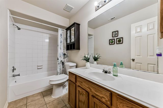 10510 Eagle Rock Court, La Porte, TX 77571