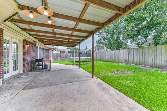 10510 Eagle Rock Court, La Porte, TX 77571