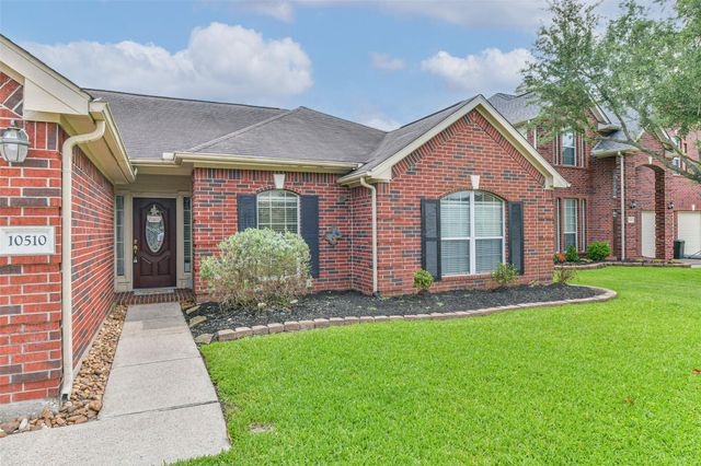 10510 Eagle Rock Court, La Porte, TX 77571