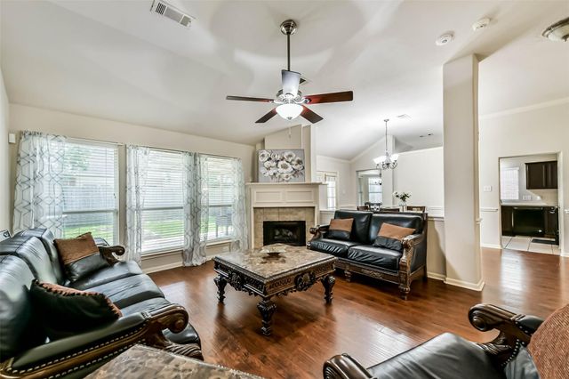 10510 Eagle Rock Court, La Porte, TX 77571