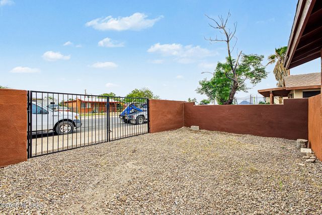 1037 E 30th Street, Tucson, AZ 85713
