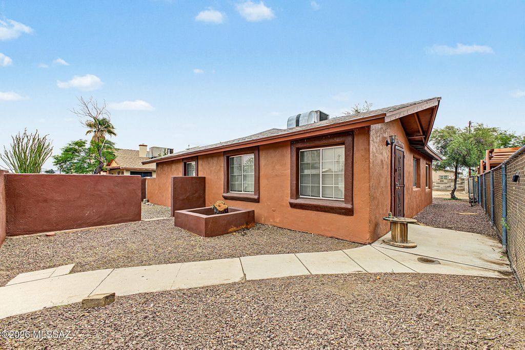 1037 E 30th Street, Tucson, AZ 85713