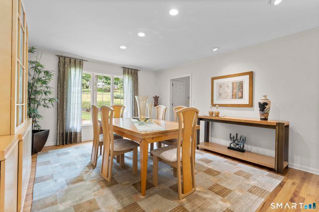 20 Wicks End Lane, Wilton, CT 06897