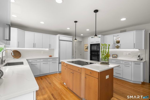 20 Wicks End Lane, Wilton, CT 06897