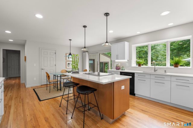 20 Wicks End Lane, Wilton, CT 06897
