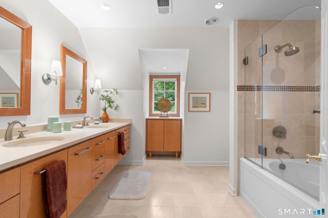 20 Wicks End Lane, Wilton, CT 06897