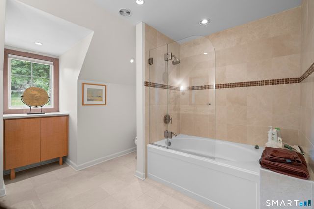 20 Wicks End Lane, Wilton, CT 06897