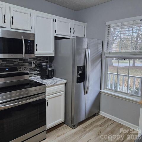 8291 Golf Ridge Drive, Charlotte, NC 28277
